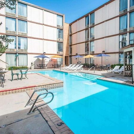 Rodeway Inn And Suites Boulder Broker Экстерьер фото