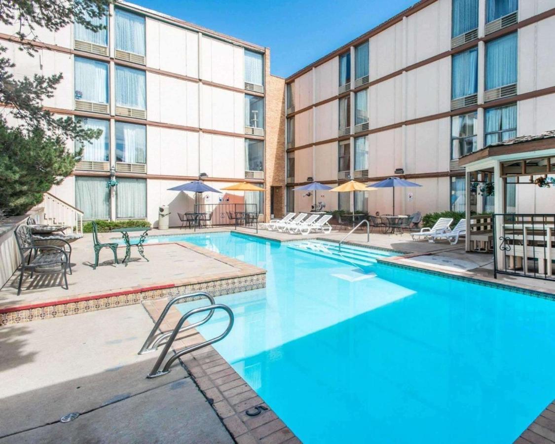 Rodeway Inn And Suites Boulder Broker Экстерьер фото