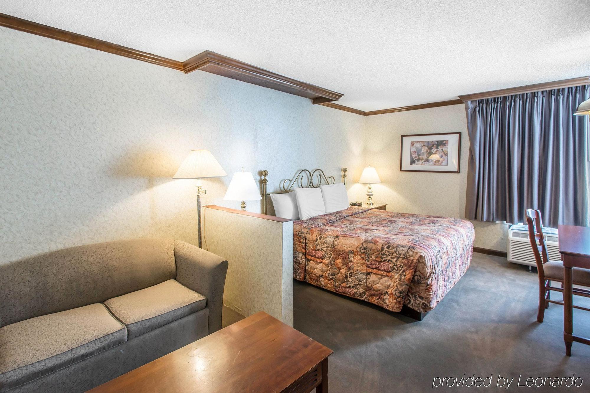 Rodeway Inn And Suites Boulder Broker Экстерьер фото