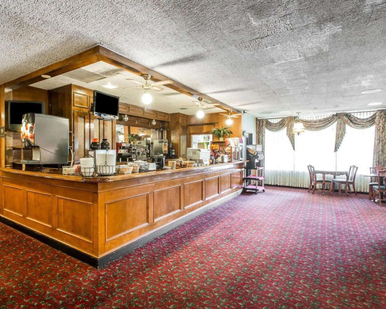 Rodeway Inn And Suites Boulder Broker Экстерьер фото