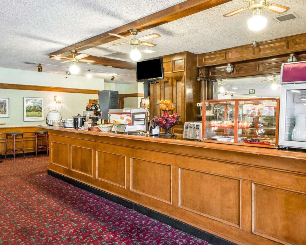 Rodeway Inn And Suites Boulder Broker Экстерьер фото