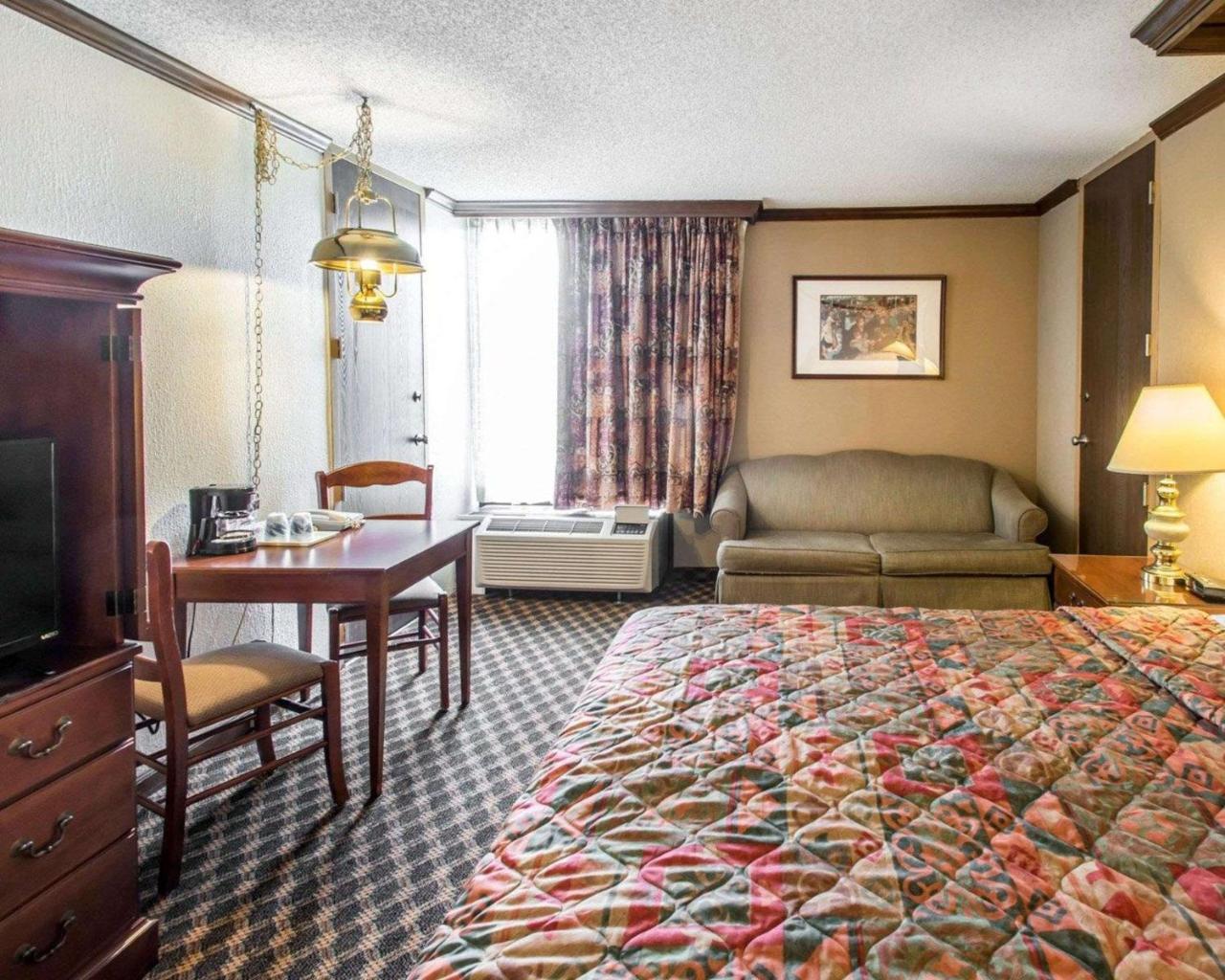 Rodeway Inn And Suites Boulder Broker Экстерьер фото