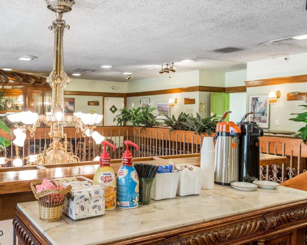 Rodeway Inn And Suites Boulder Broker Экстерьер фото
